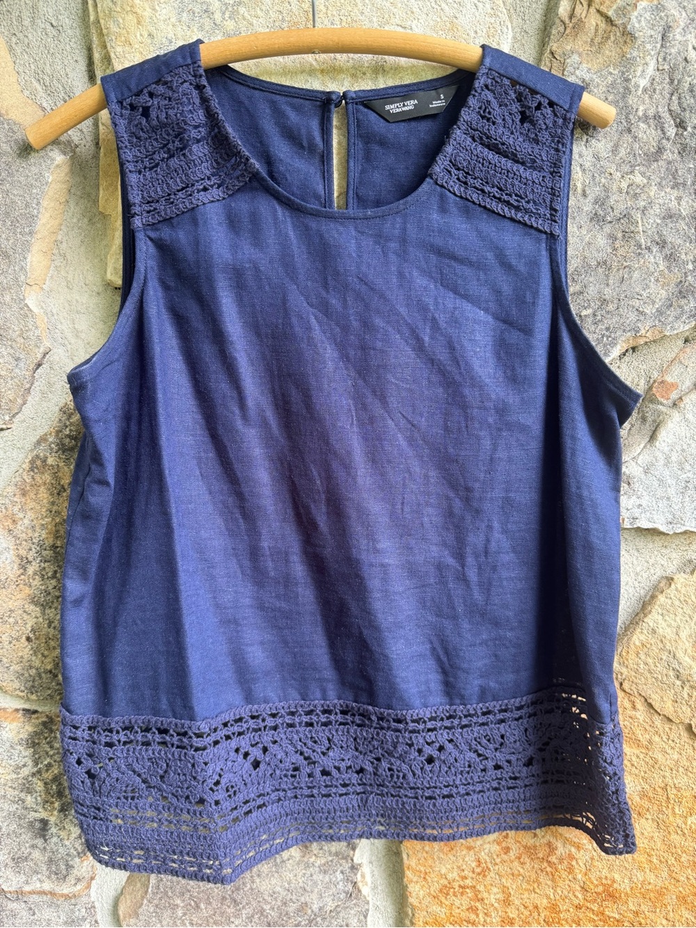 Simply Vera Vera Wang Navy Crochet-Trim Sleeveless Linen-Blend Shell Blouse Sml